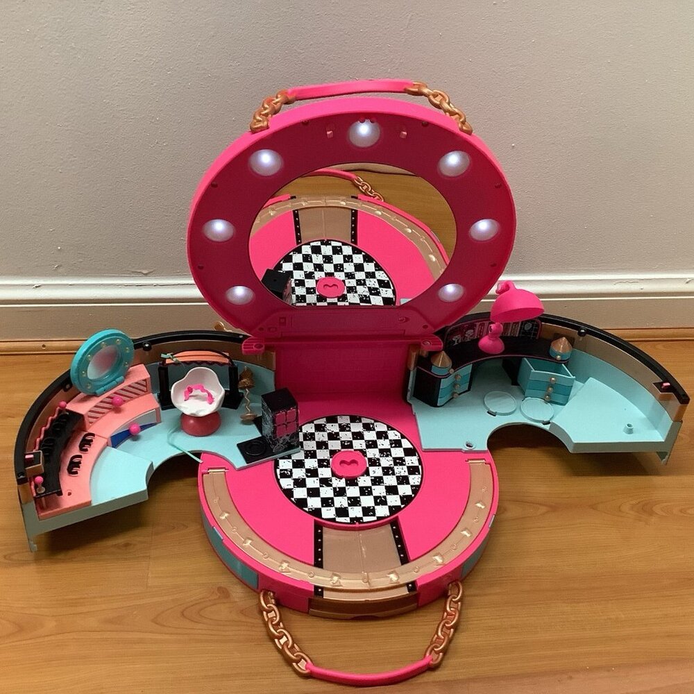 LOL SURPRISE HAIR BEAUTY SALON LIGHT UP MIRROR PLAY SET MINI DOLL CARRYING CASE